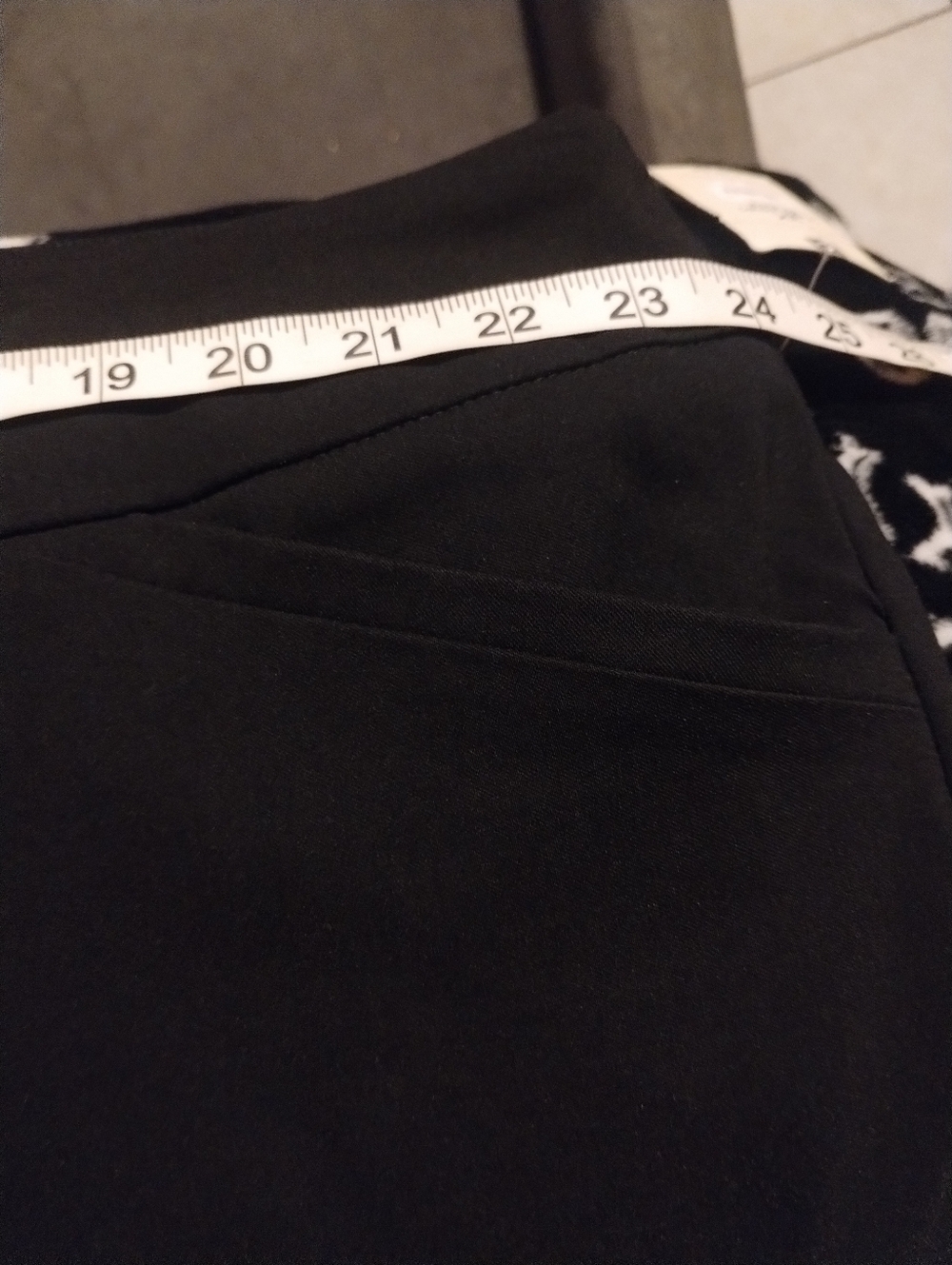 Terra & Sky Plus Size Black Ankle Pull-On Pants. 3X Petite - Picture 10 of 11